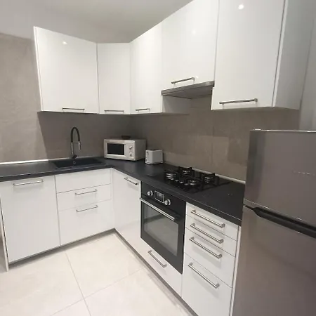 Melody Breeze Apartments-sanremo סנרמו